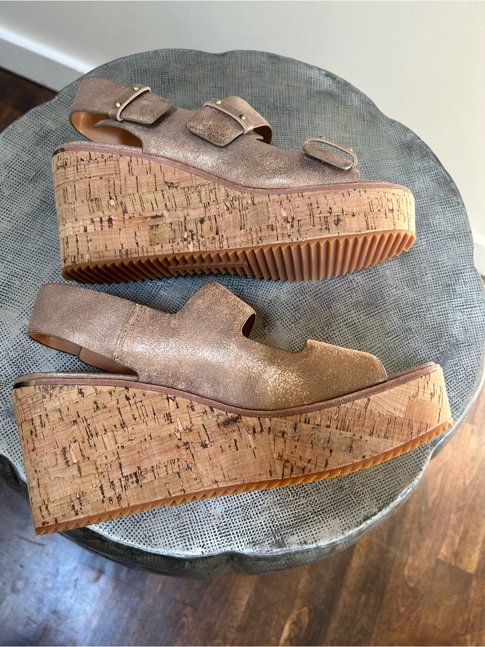 Donald Pliner ~ Metallic Leather Irine Cork Wedge Platform Sandal size 7.5 - Picture 10 of 15